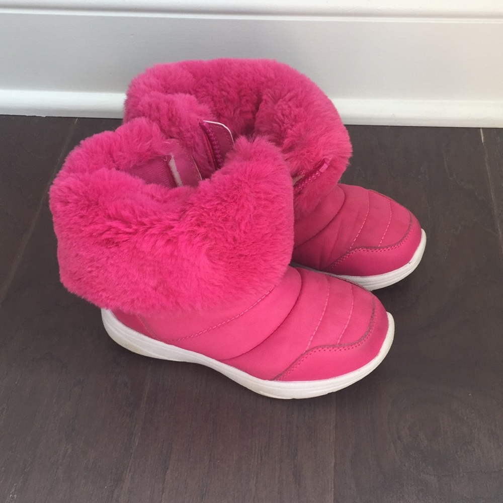 Piper Pink Fur Snow Shoes size 11